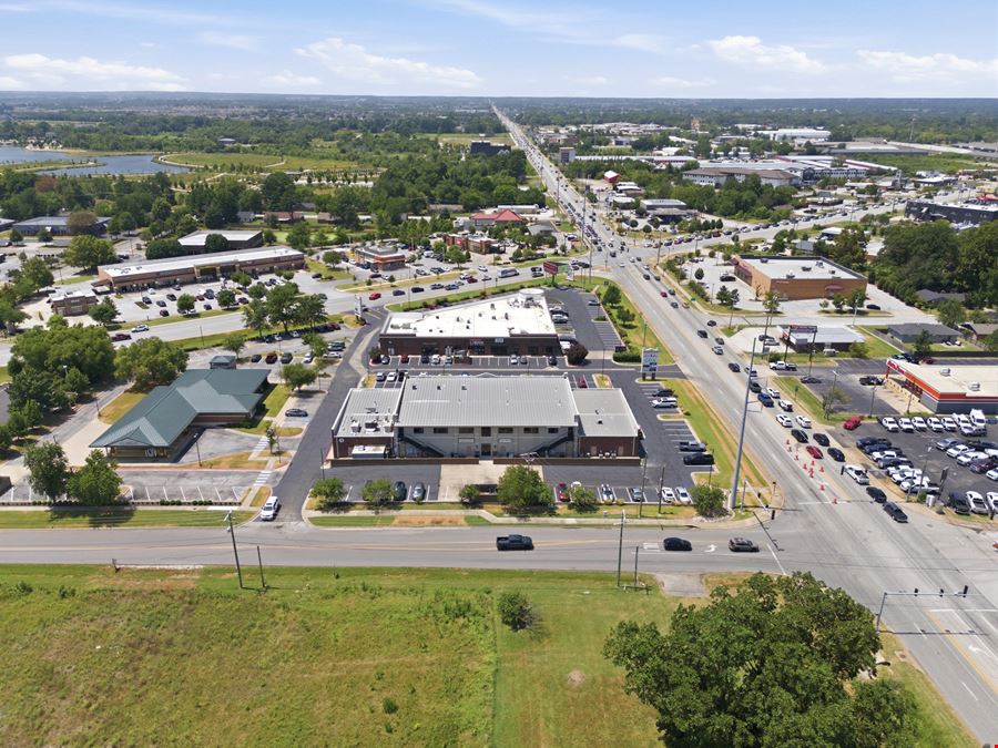 Crossroads Plaza