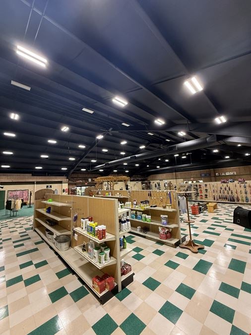 12,000 SF Retail/Warehouse Building -