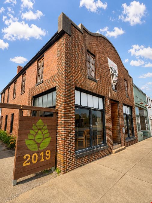 Downtown Woodruff Restaurant + Taproom