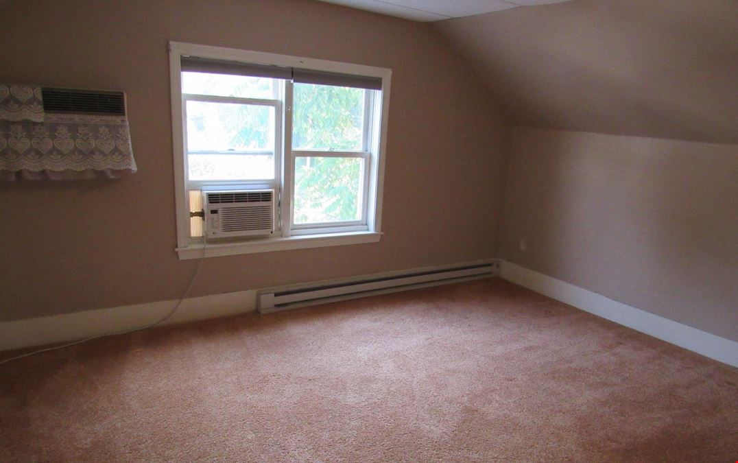 12 Lindell Ave