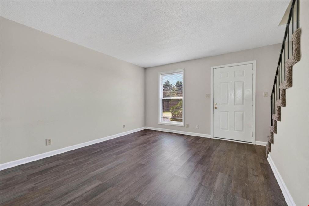 1531 E Knollwood Cir
