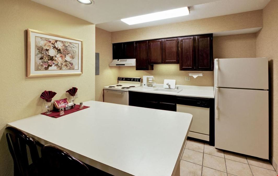 Hawthorn Suites - Dayton, OH
