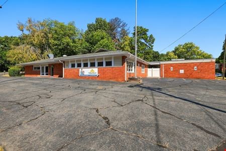 Preview of Retail space for Sale at 651 E Woodlawn Rd
