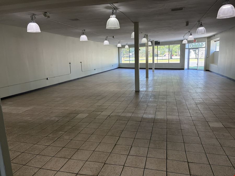 Eastpointe - Single-Tenant Retail/Office Building