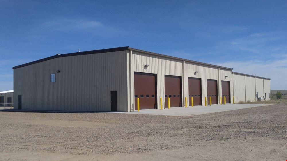 ±14,000 SF Industrial Shop | ±6.63 Fenced Yard | Williston ND