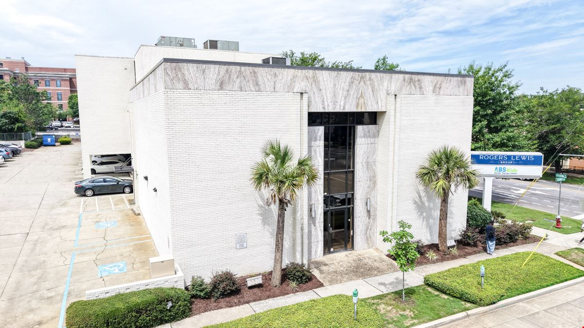 1022 Calhoun Street