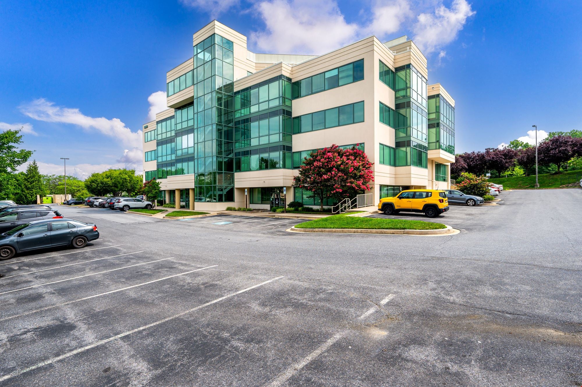 8860 Columbia 100 Pkwy
