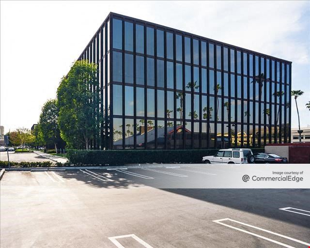 The Launch - 18600 MacArthur Blvd & 2001 Michelson Drive