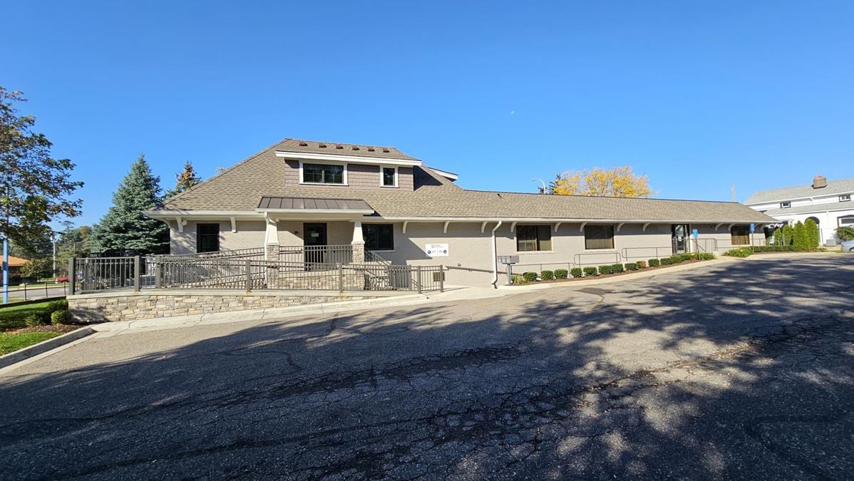 401-407 E Grand River