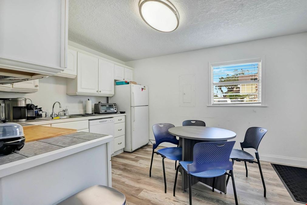 125 W Pine Avenue