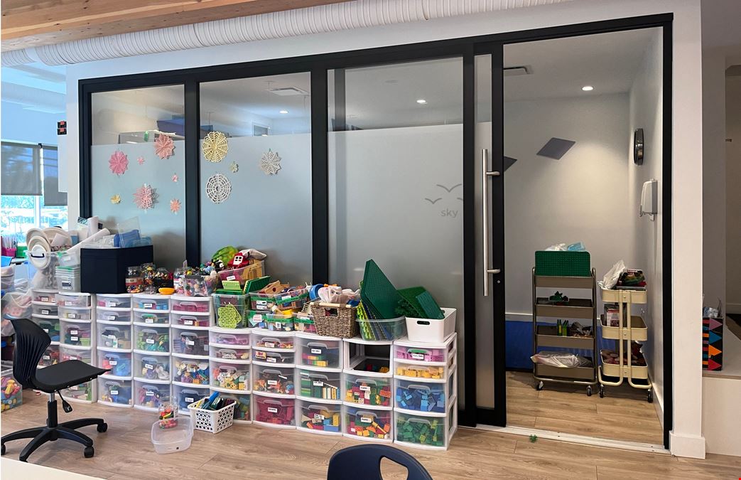 2nd Floor, 3328 Fraser Street