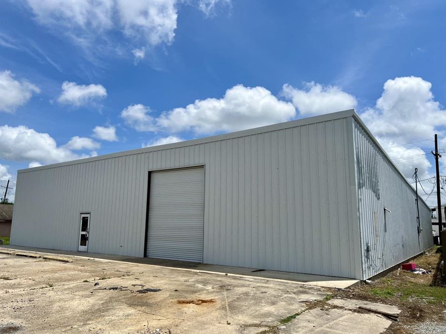 6,800 SF Warehouse near Downtown Houma