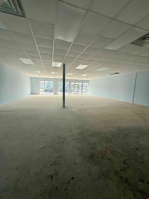 1523 Veterans Pkwy, Suite B