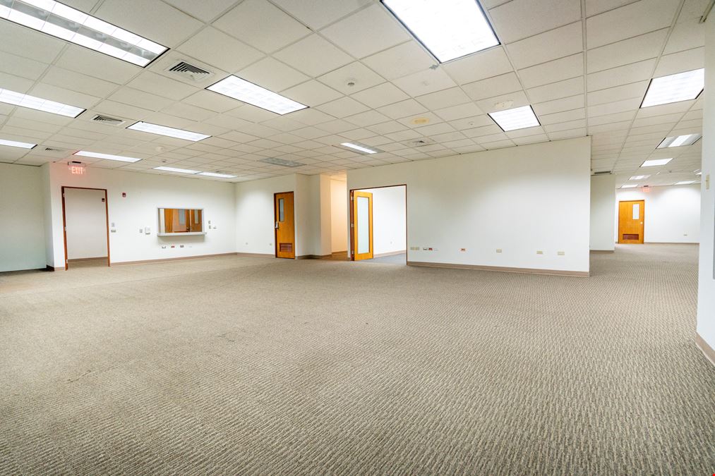 Guaynabo 10,000 SF Office Building @ Amelia - For Lease