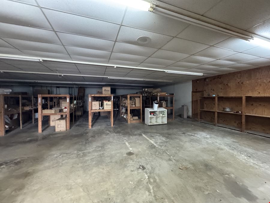 Industrial Facility w/ Dock Loading Near I-30