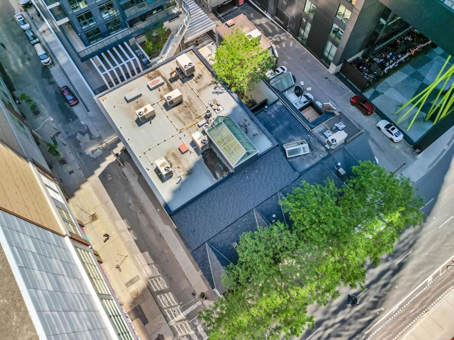 275 Richmond St W, Toronto, ON M5V 1X1