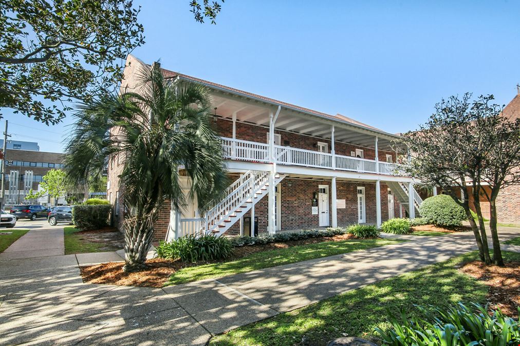 Spacious Medical Clinic in Prime Location in Doctor's Row in Metairie
