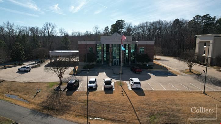 For Lease: Highly-Visible Excess Office
