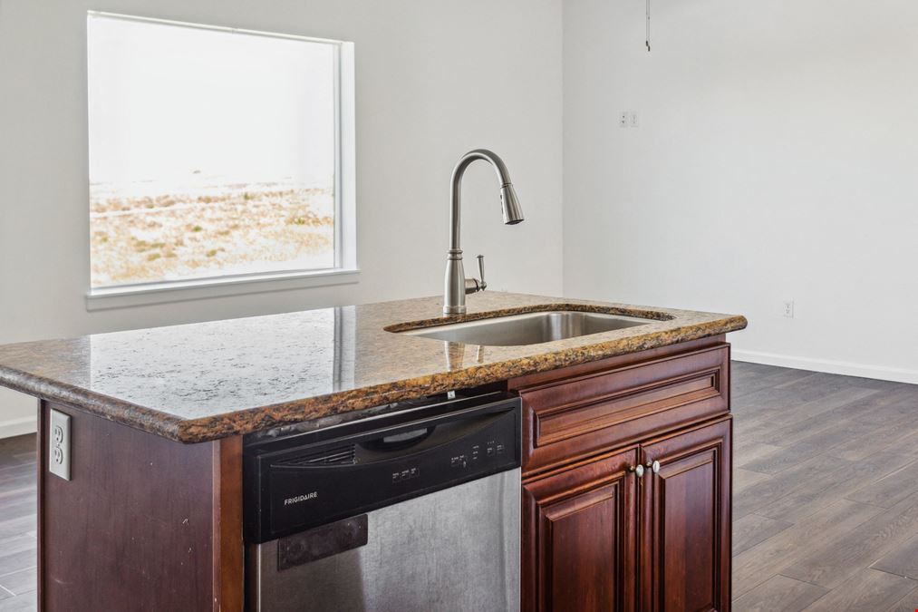 13713 Kristina St