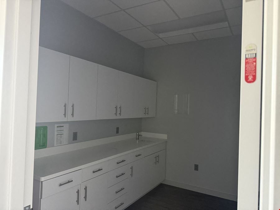 MEDICAL OFFICE SPACE FOR LEASE IN SOUTH SPRINGFIELD