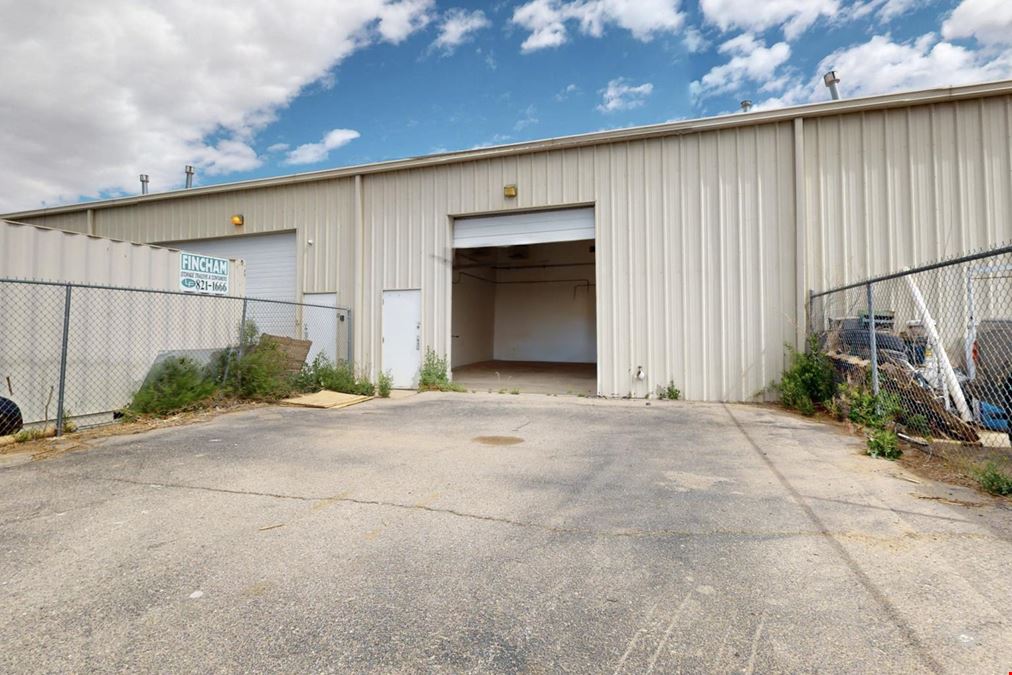 Paseo Area Office/Warehouse – Gated Yard + 3-Phase Power + Drive In Door
