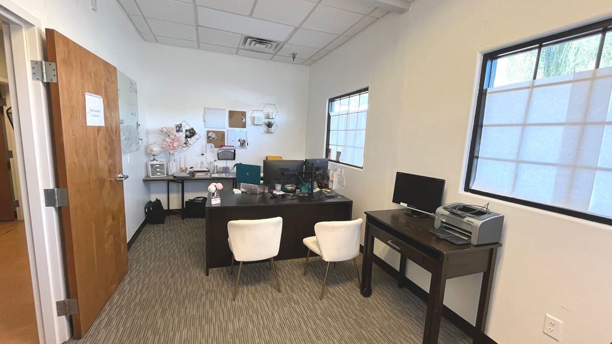 Tuscany Plaza: 2581 South Avenue B