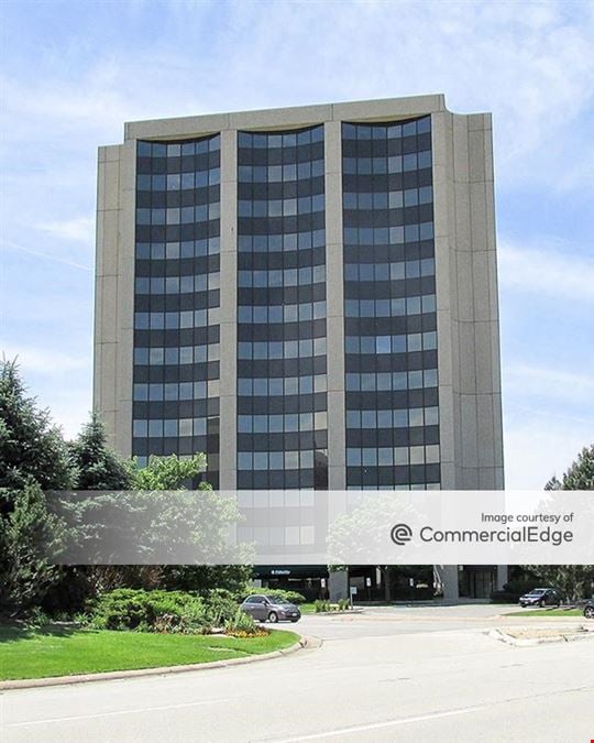 Oak Brook Regency Towers - East