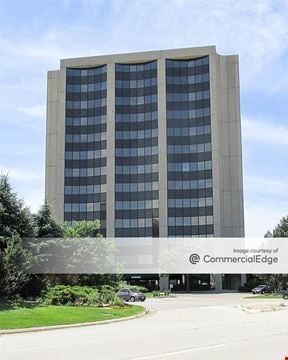 Oak Brook Regency Towers - East