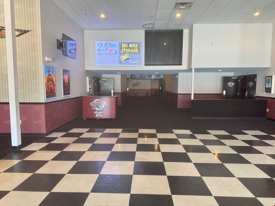 Former Chunky's - Large Retail Box with Kitchen for Lease