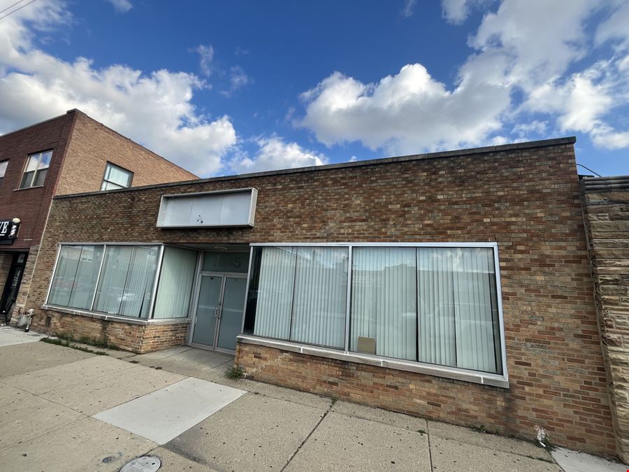5245 W Diversey