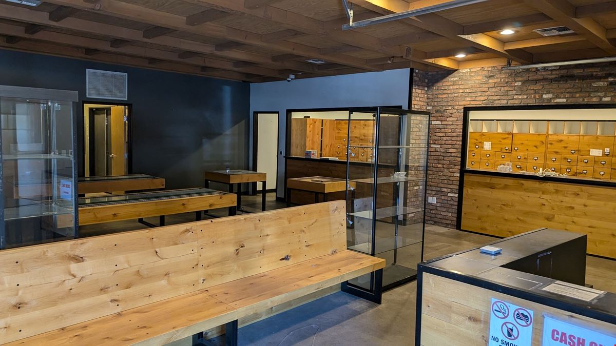 High Profile and Versatile Commercial Property