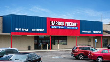 Preview of Retail space for Rent at 1929 Greensburg Xing