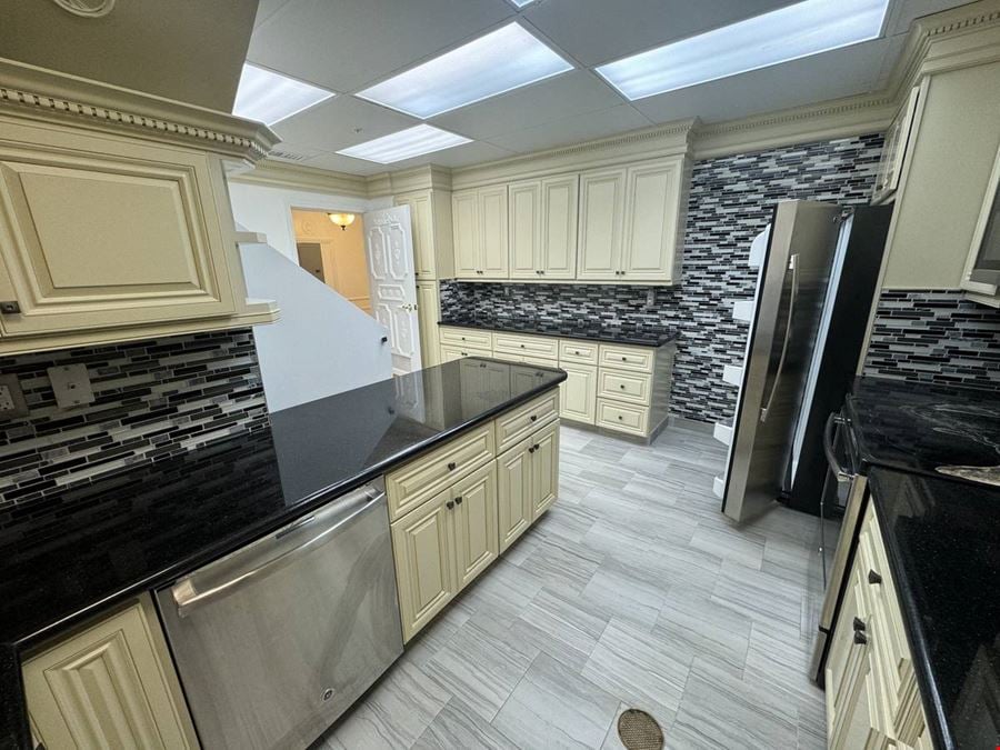 29A Cambon Dr