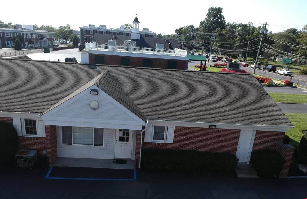 200 E Main St
