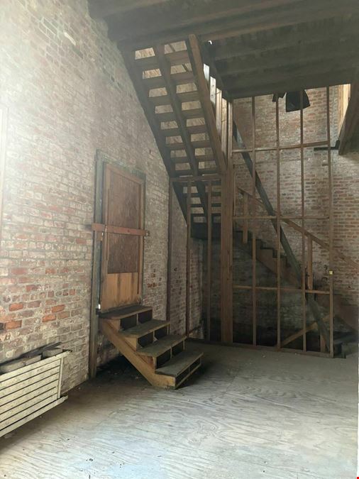 1311 Decatur St