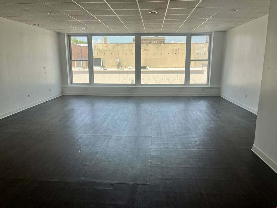 Office Suites For Lease in Downtown Aurora