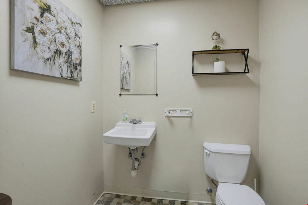 Cenna Center Condominium Unit M