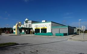 10400 49th Street N