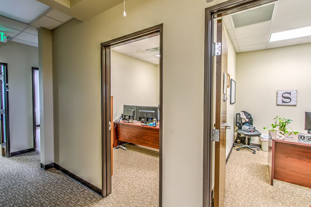 1225 W Wheeler Pkwy
