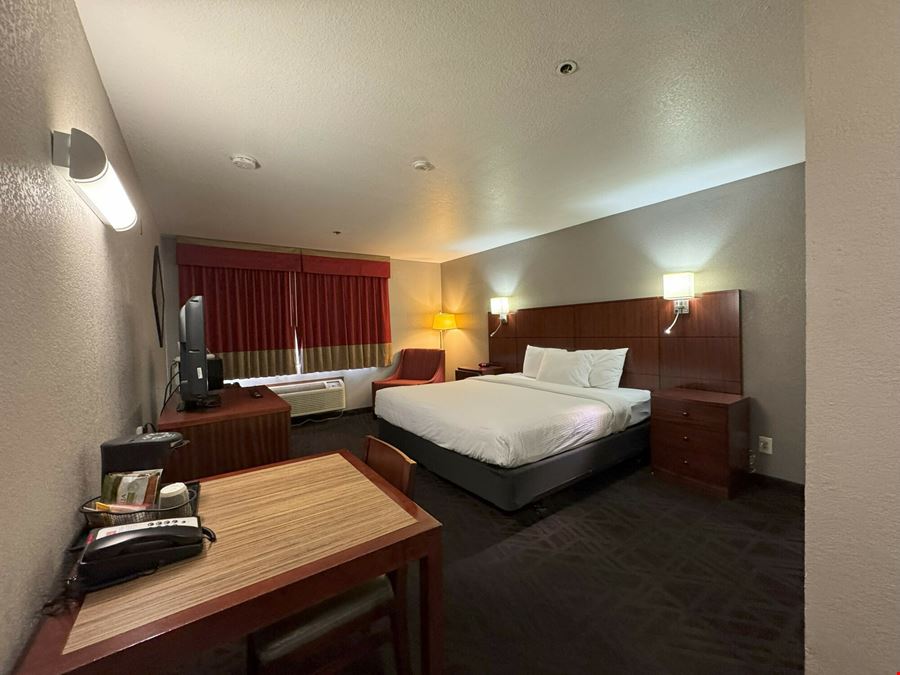 Ramada by Wyndham Barstow