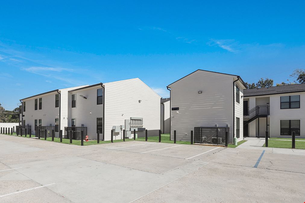 Zurqui at Mohican: Renovated Mid City North Apartments