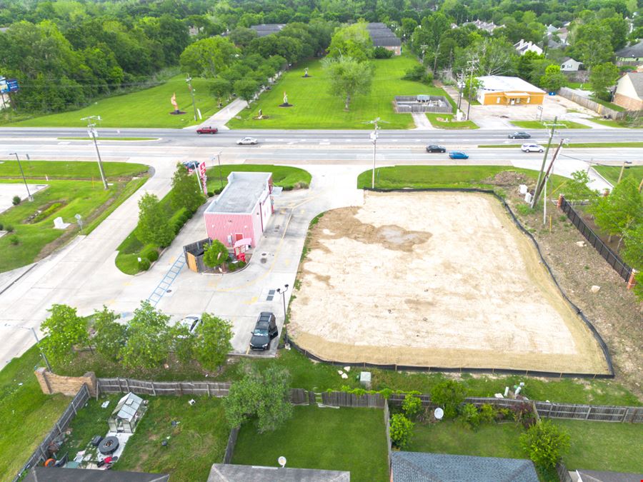 0.45 Acre Commercial Lot along Burbank Drive near Bluebonnet Blvd