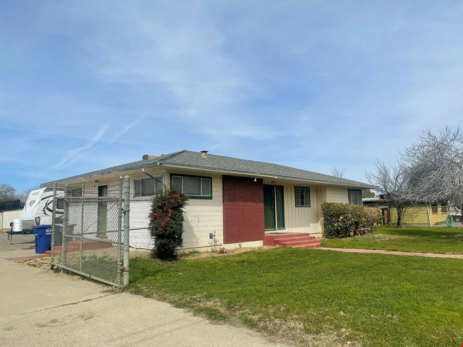 ±16,538 SF of Industrial Buildings (6) on ±1.96 Acres