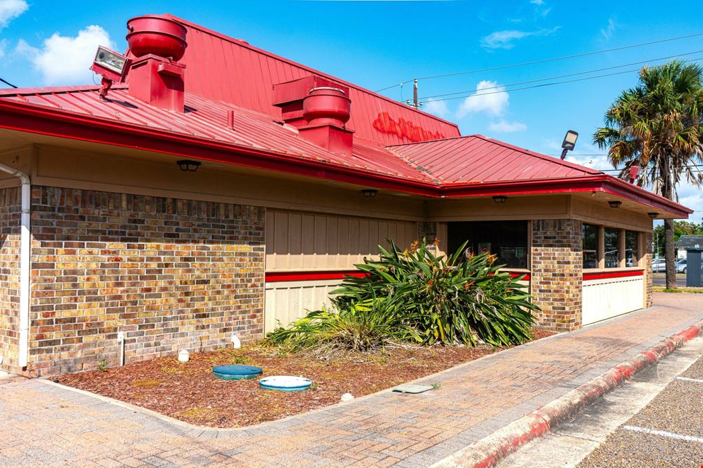 3,116 SF | Former Pizza-Hut | For Sale | 0.49 ± AC | Brownsville, TX