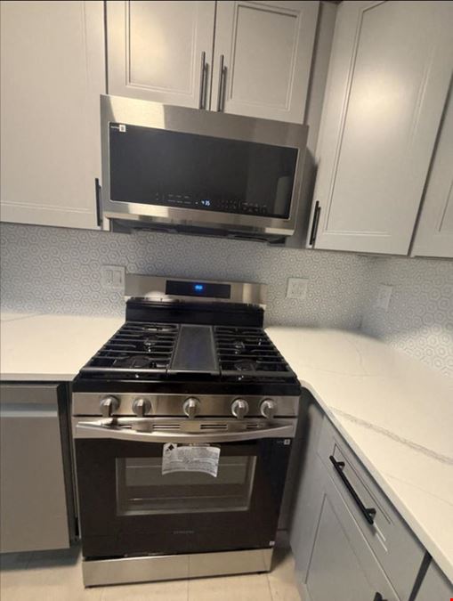 Fully Renovated Retail Medical Office Mixed Use 118-82 Metropolitan Avenue Kew Gardens