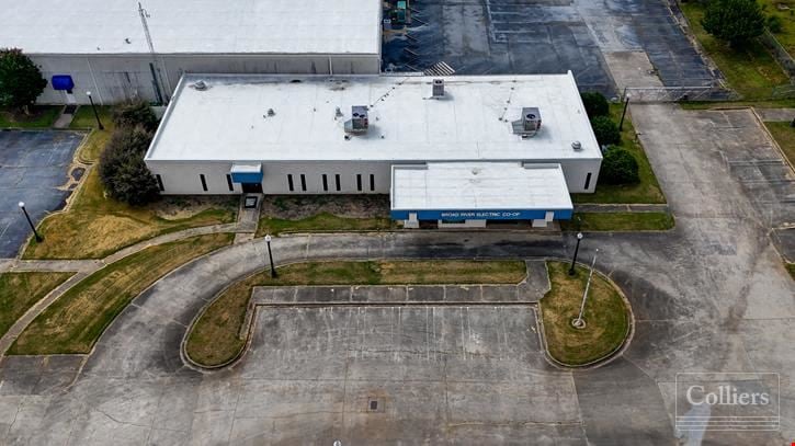 ±82,976-SF Industrial Building Located Just Off US-29 in Cherokee County