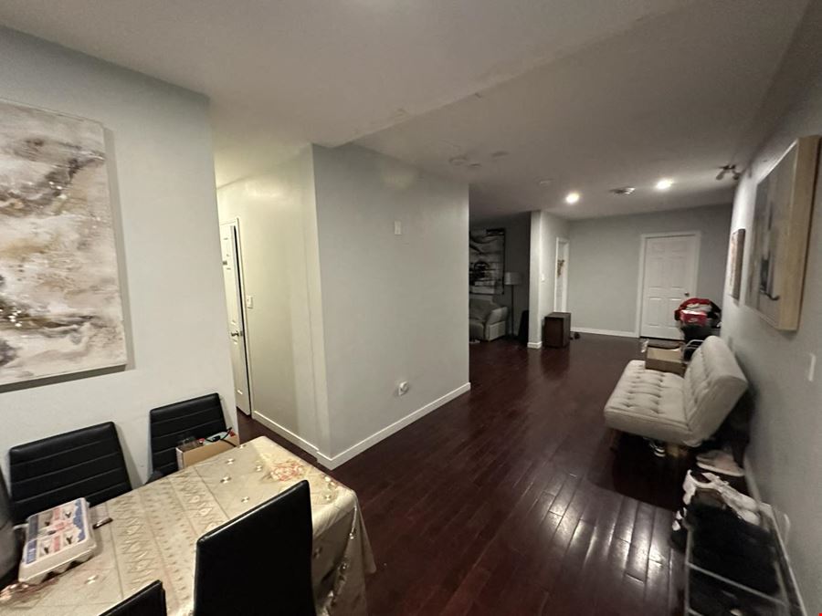 598-600 Yonge Street