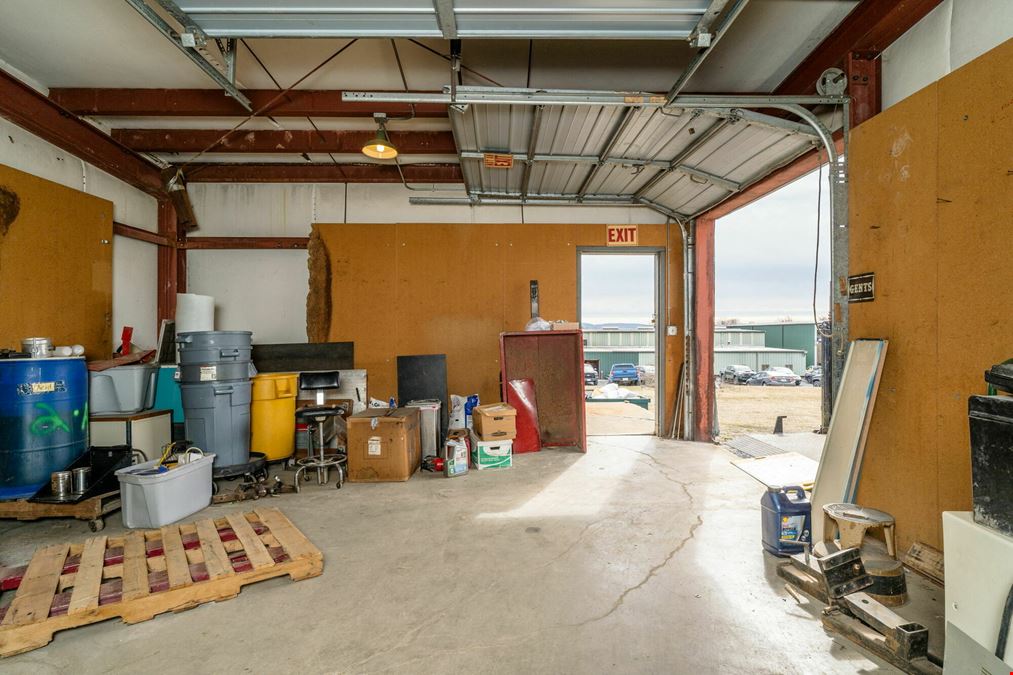 LARGE WAREHOUSE AVAILABLE IN GREAT LOCATION FOR SALE OR LEASE