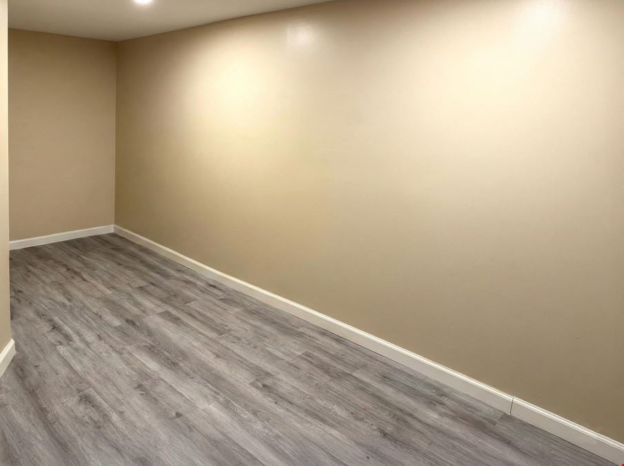 1,300 SF | 1143 Fulton Street | Retail Space with Glass Frontage & Basement for Lease