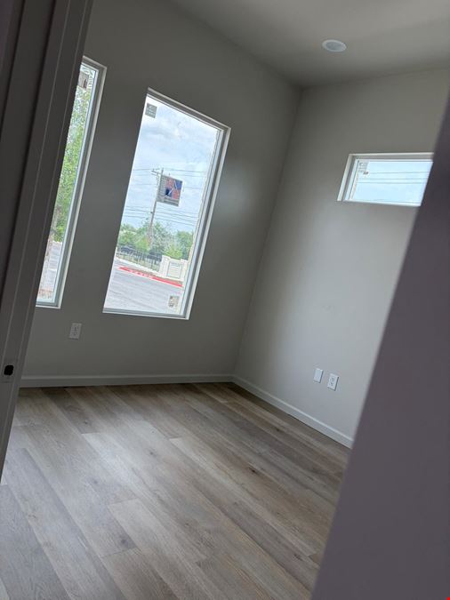 701 Crystal falls pkwy
